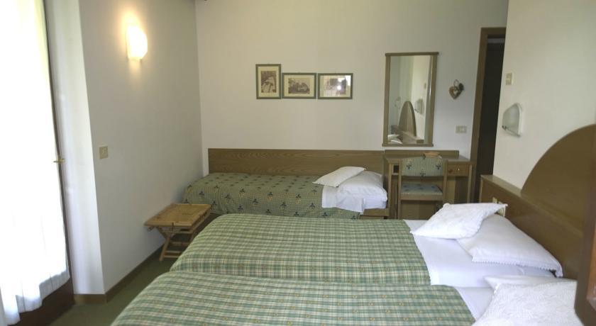 La Felce Bed & Breakfast Carisolo Phòng bức ảnh