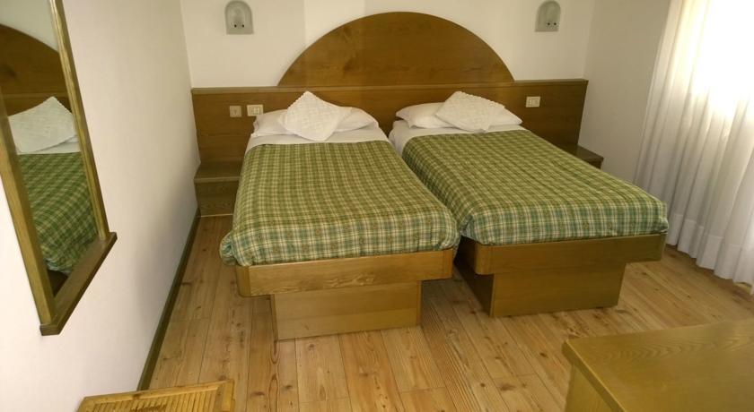 La Felce Bed & Breakfast Carisolo Phòng bức ảnh