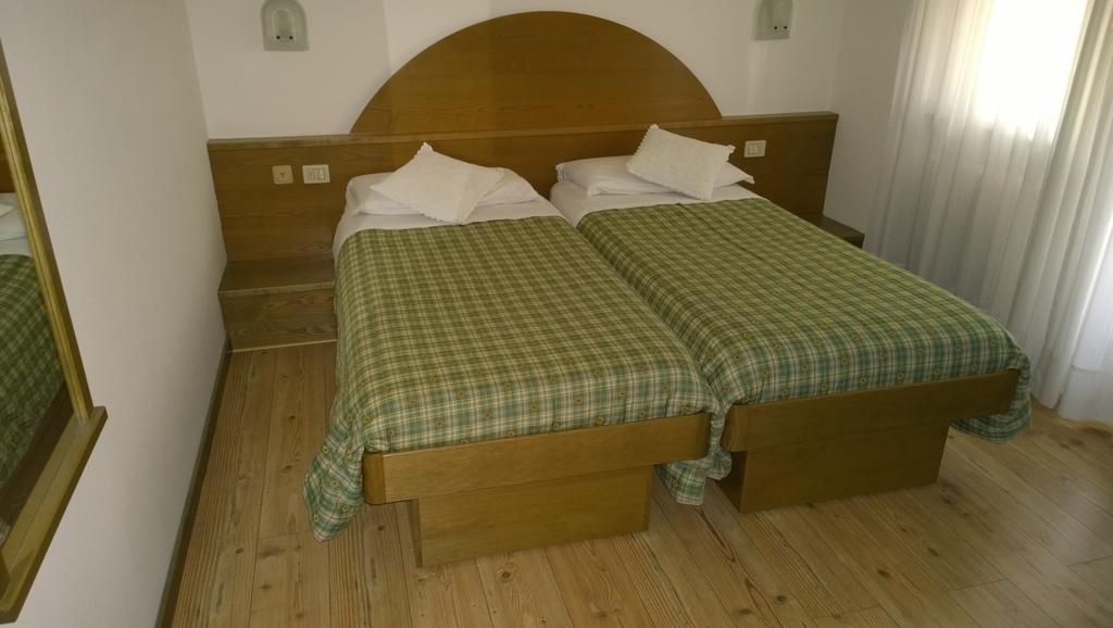 La Felce Bed & Breakfast Carisolo Phòng bức ảnh