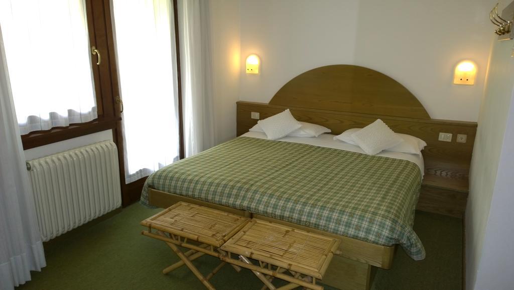 La Felce Bed & Breakfast Carisolo Phòng bức ảnh